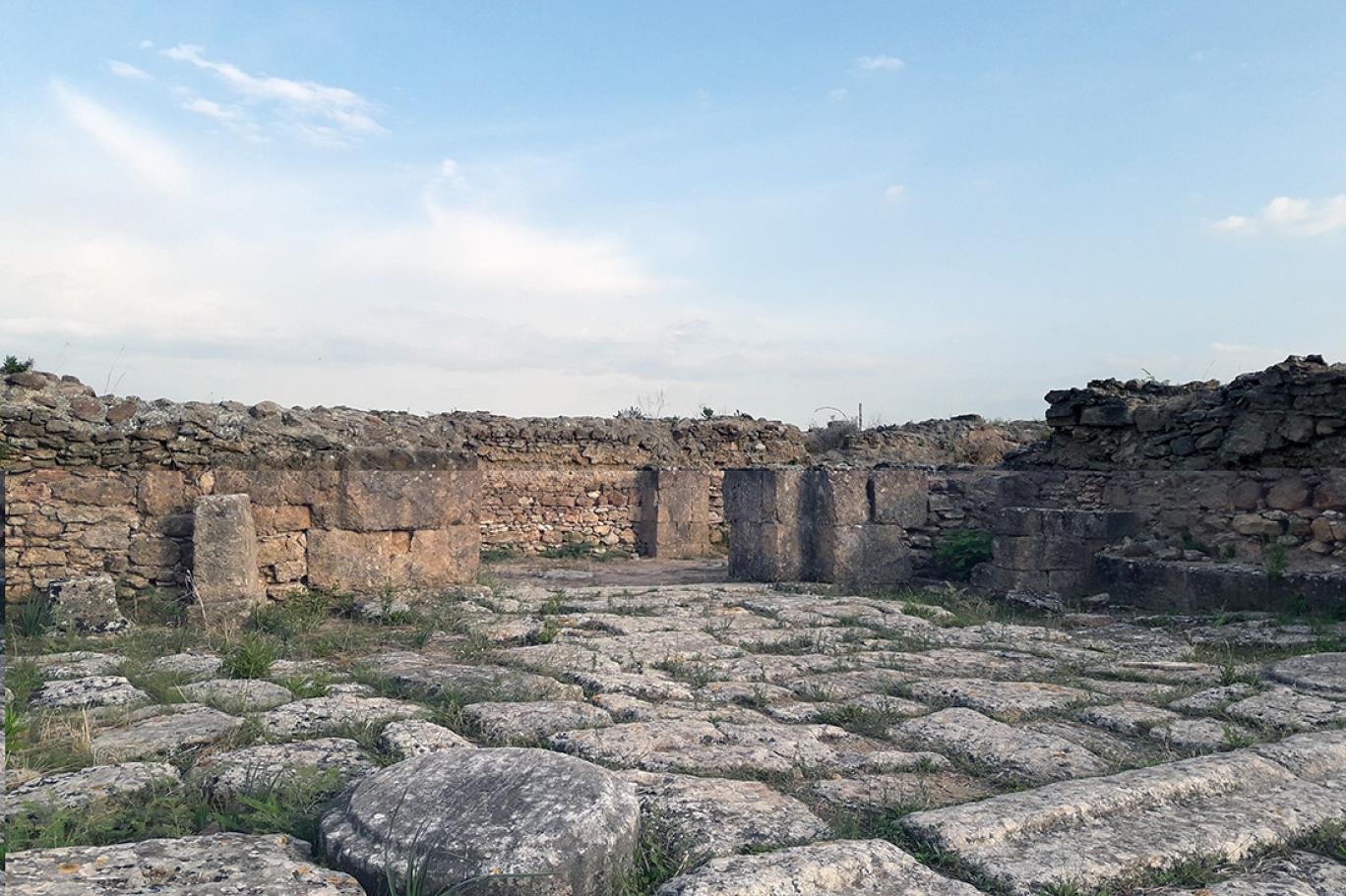 أوغاريت.. حضارة سورية قدمت للعالم أقدم أبجدية وأول نوتة موسيقية