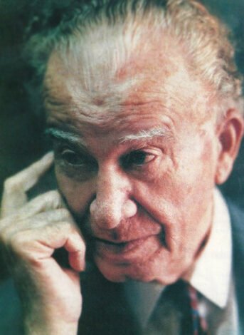 إنجازات عمر أبو ريشة