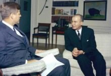 عمر أبو ريشة.. الشاعر والدبلوماسي السوري الذي أبهر الرئيس الأمريكي جون كيندي